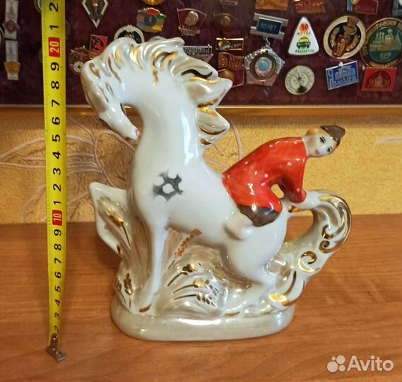 Статуэтка фарфоровая Дулево