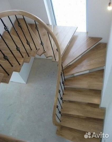 Лестница на второй этаж под ключ