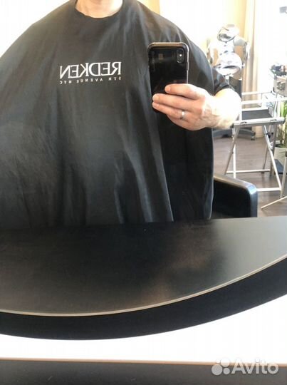 Кисти,миски,расчески,фартуки и тд. б/у