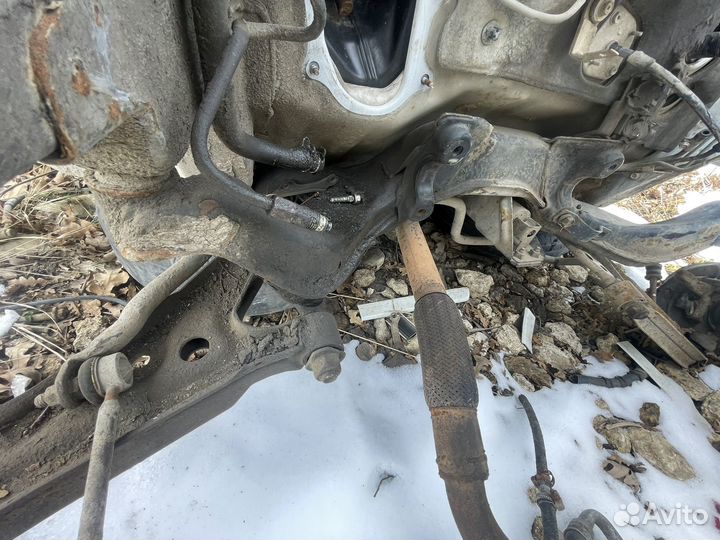 Передний рычаг левый правый Primera P11 Рест