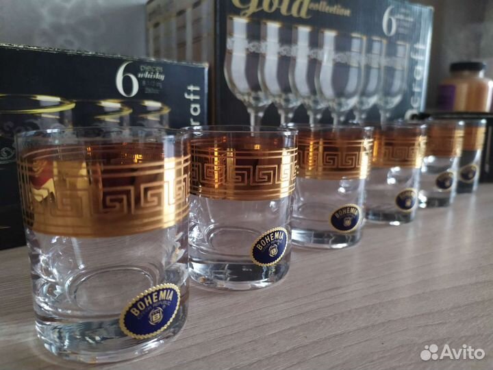 Стаканы, бокалы, рюмки