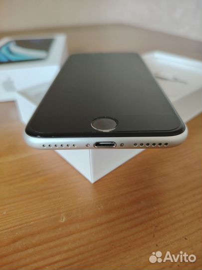 iPhone SE (2020), 128 ГБ