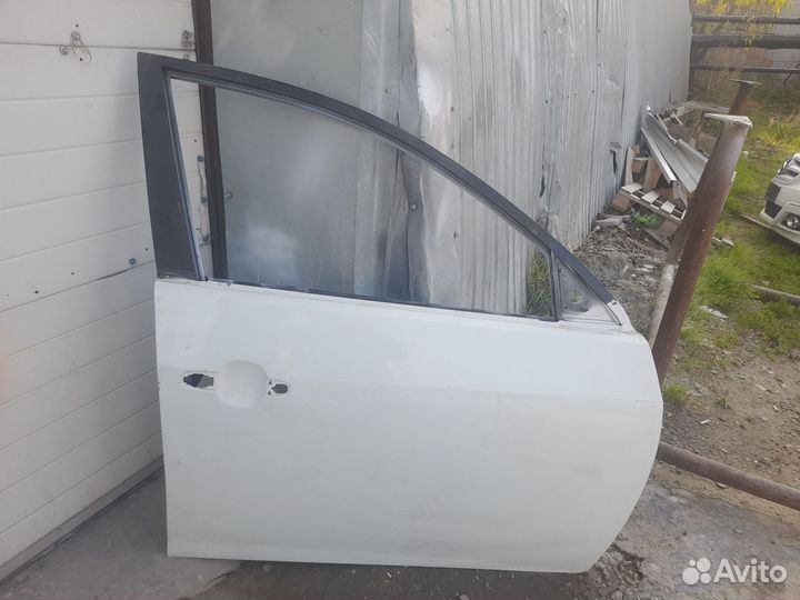 Дверь на hyundai elantra 2010