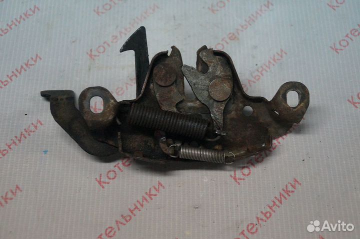Nissan 65601-1N610 Захватный крюк капота