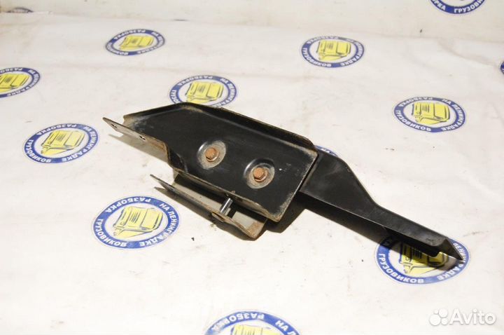 Кронштейн подножки верхней левый 9416604531 merced