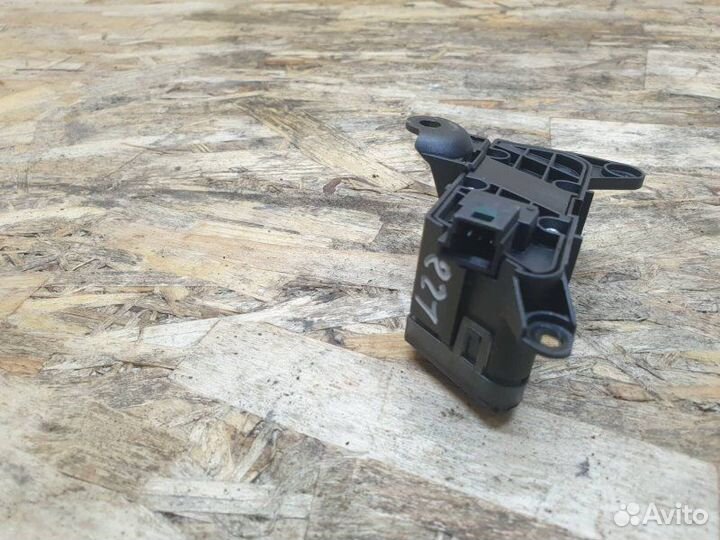 Кнопка центрального замка Mercedes-Benz S-Class