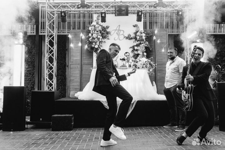 Ведущие Юлия и Максим