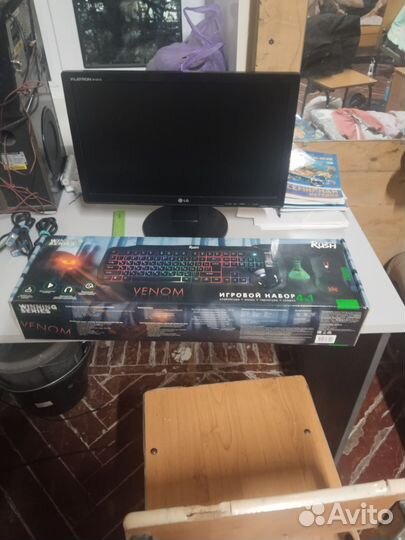 Мышь с клавиатурой и ковриком