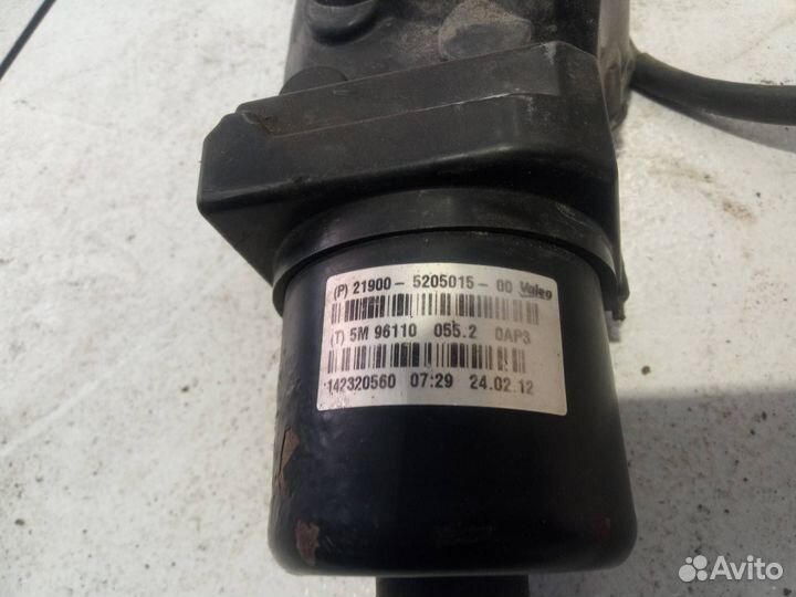 Моторчик трапеции дворников (стеклоочистителя)