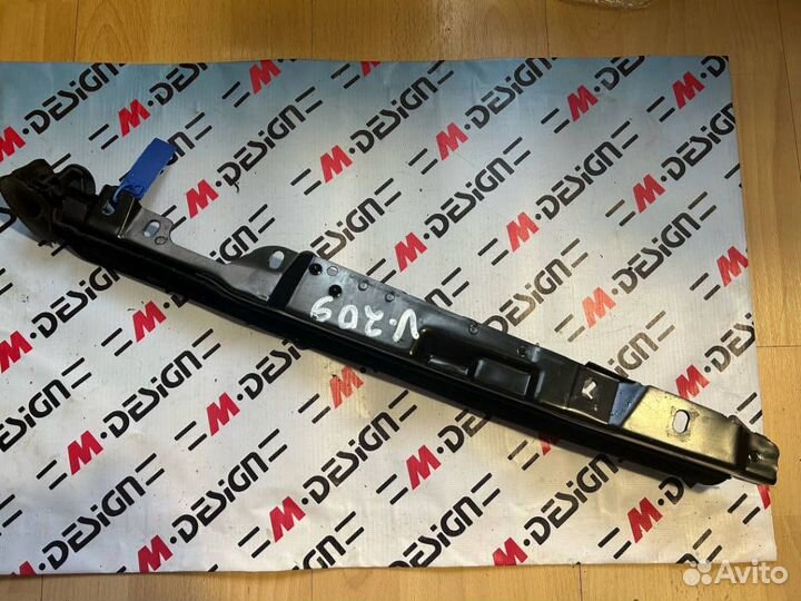Соединительный уголок Правый BMW E88 51377165604