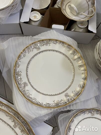 Столовый и чайный сервиз 39 предметов