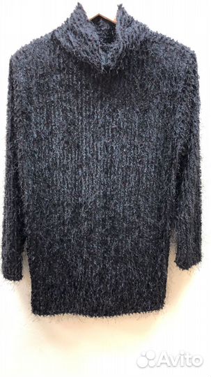 Свитер вязаный с горлом черный с коричневой ниткой