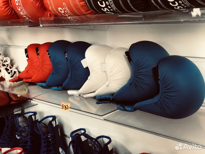 Перчатки для бокса, накладки для карате