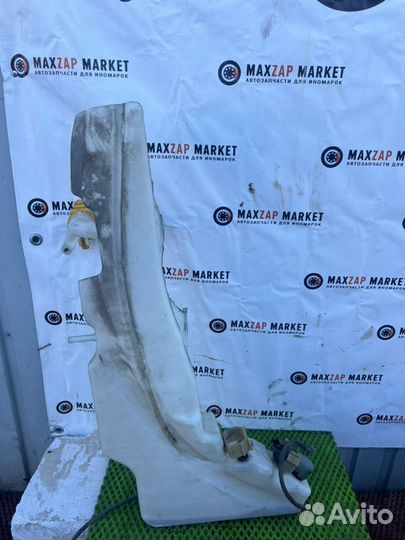 Бачок омывателя Nissan Navara 2.5 DIZ 2008