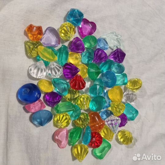 Пластиковые камешки