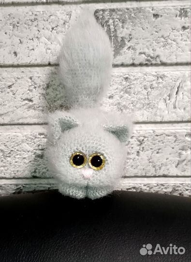 Кот пушистик вязаный
