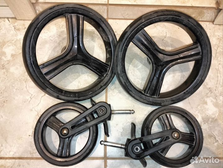 Колёсики от детской прогулочной коляски