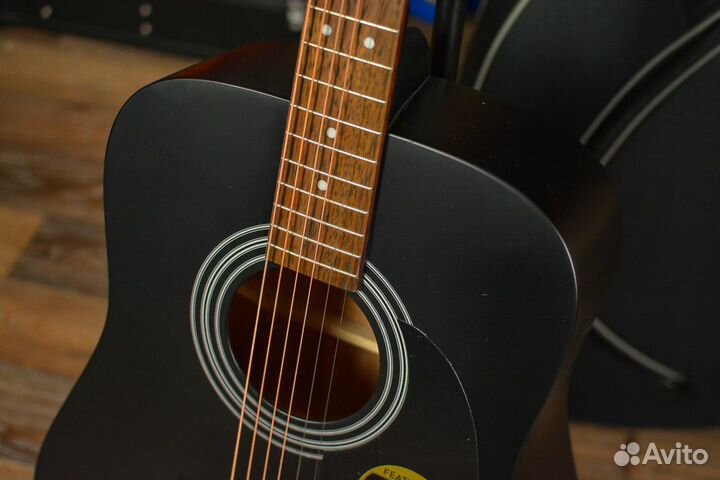 Электро-акустическая гитара Cort + Аксессуары