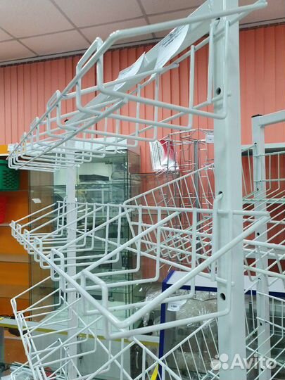 Стеллаж стойка с ячейками и корзинами