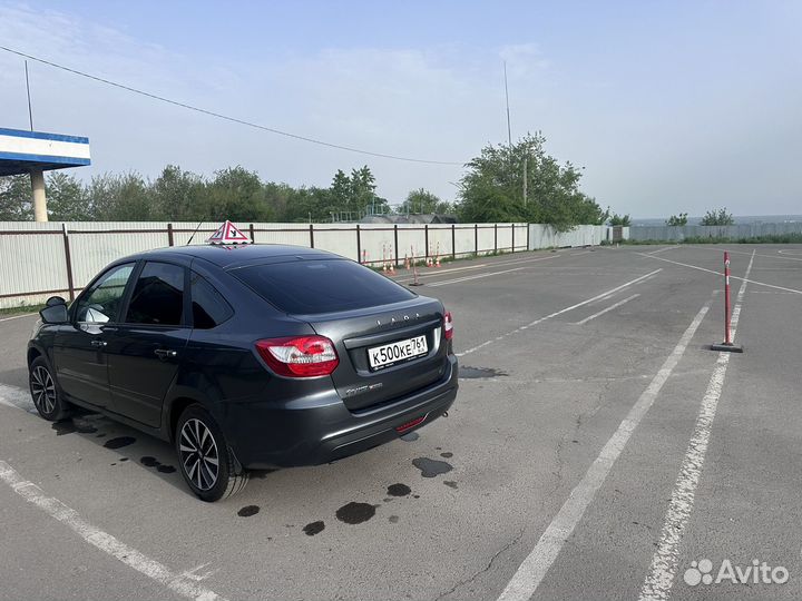 Инструктор по вождению