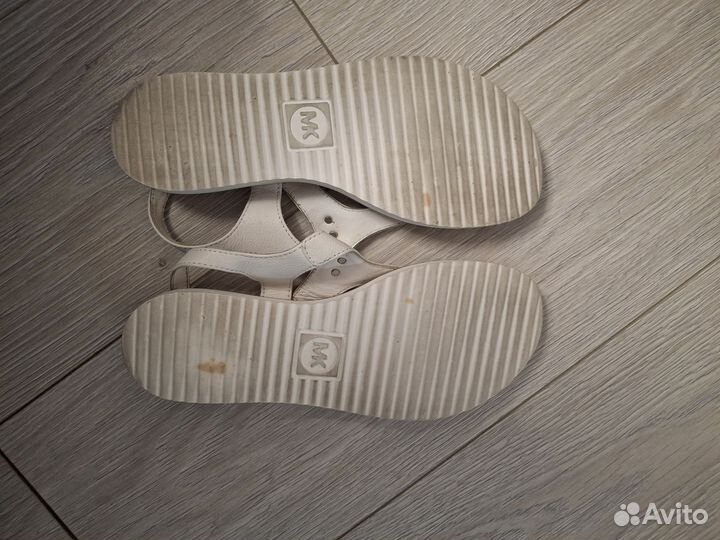 Сандалии женские