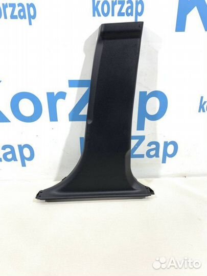 Обшивка средней стойки правая Kia Mohave 2 HM