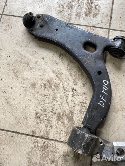 Рычаг передний Mazda Demio