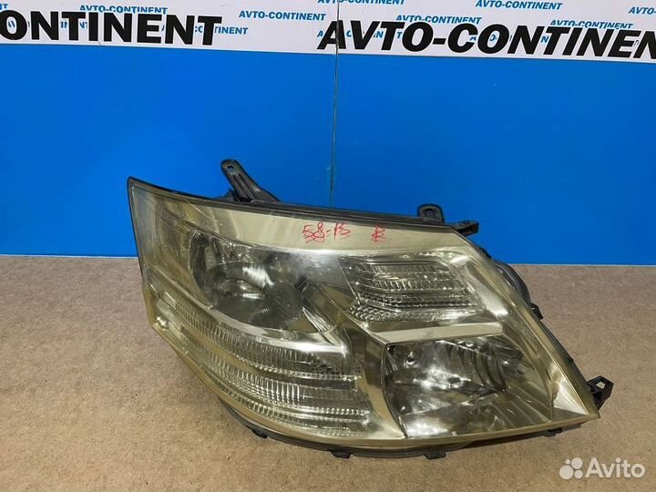 Фара правая Toyota Alphard ANH10 2AZ