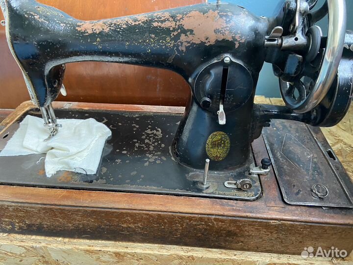 Швейная машина Подольск ручная