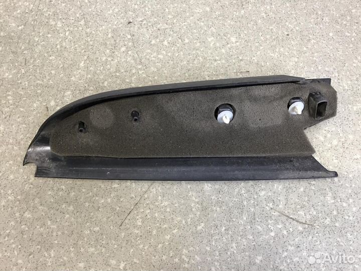 Накладка (кузов внутри) VW Touran 2010-2016