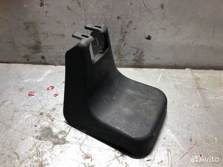 Заглушка накладка крепления сидения Mitsubishi