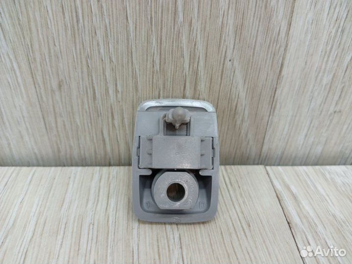 Крючок солнцезащитного козырька Hyundai Solaris 2