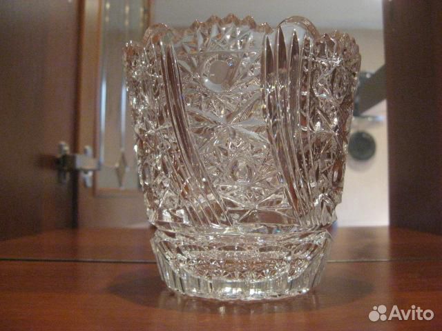 Хрустальные вазы и салатницы в ассортименте