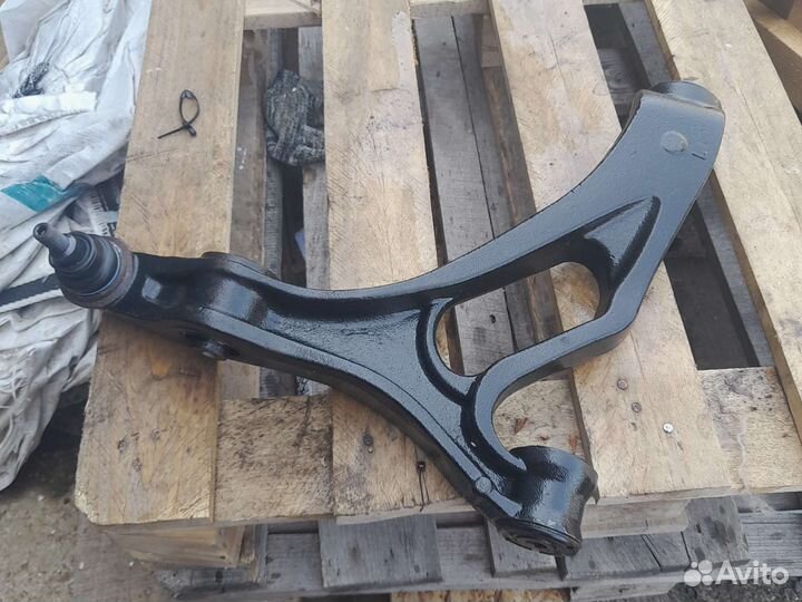 Volkswagen Touareg нижний рычаг левый lemforder