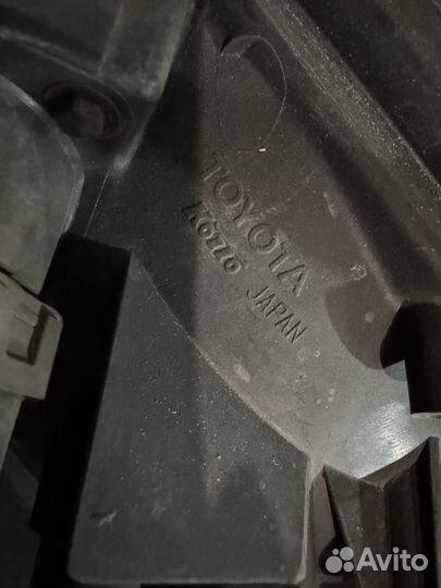 Фара передняя правая toyota land cruiser 200