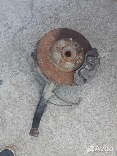 Левый поворотный кулак мазда 2.3 turbo 6 gg mps