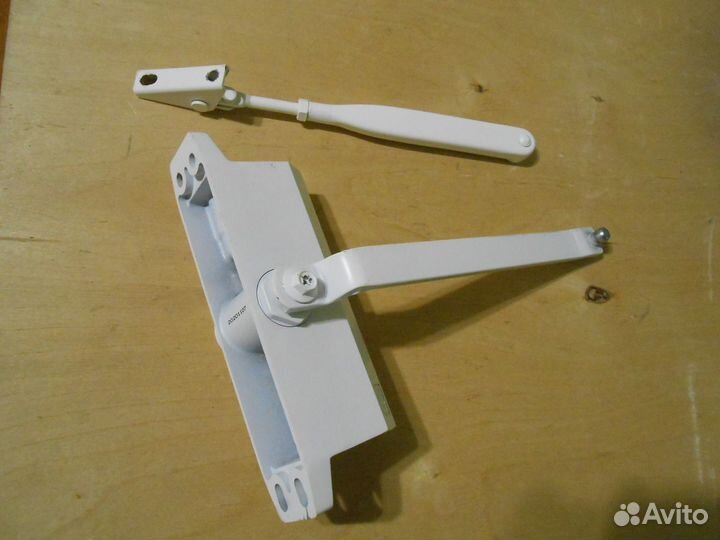 Доводчик дверной DL77N+тяга doorlock комплект