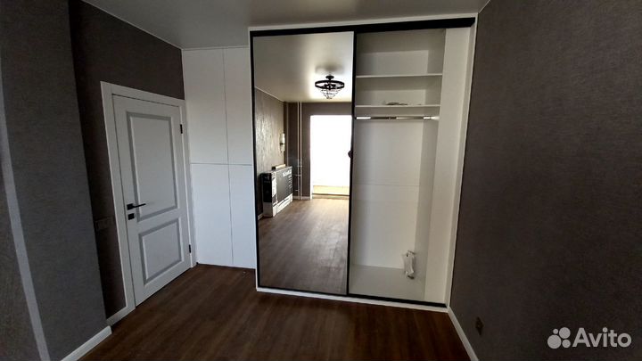 Распашной шкаф