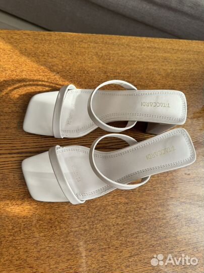 Босоножки летние 37