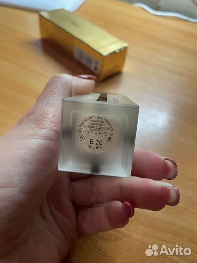 Новые тональный В20 и помада 301 марки YSL