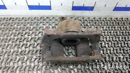 Суппорт тормозной передний правый chrysler voyager