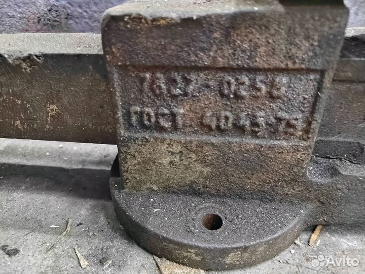 Тиски слесарные СССР