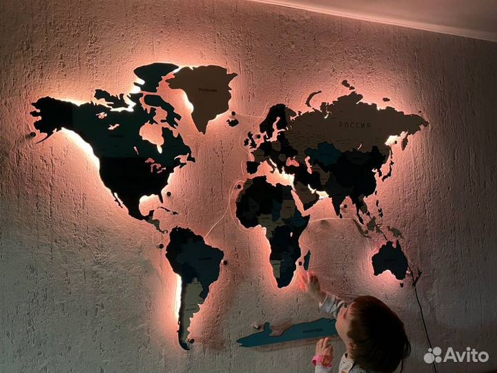 Деревянная карта мира с подсветкой
