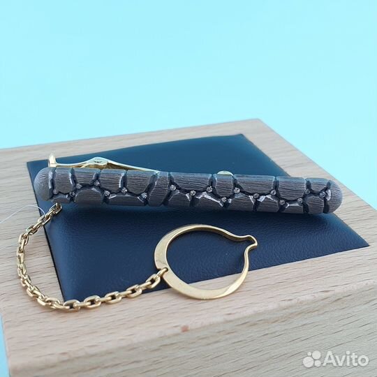 Зажим для галстука из желтого золота с бриллиантам