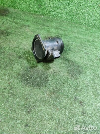 Расходомер воздуха Volkswagen Golf 4 AKL 1999