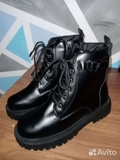 Ботинки женские р. 38.5