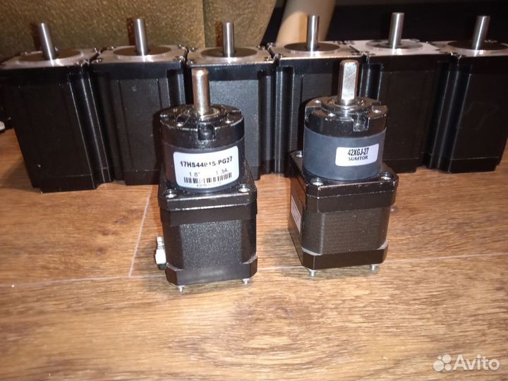 Шаговый двигатель nema 17 с редуктором новые