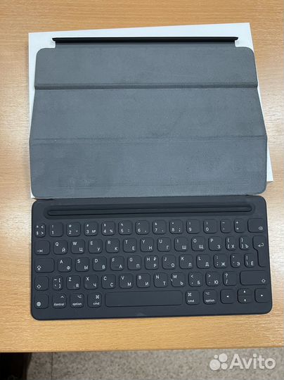 Клавиатура iPad Smart Keyboard