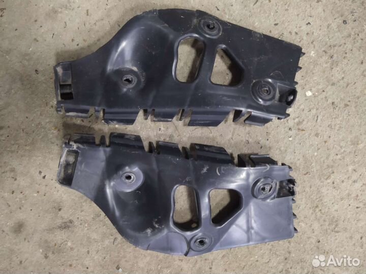 Кронштейн бампера L R renault sandero 1