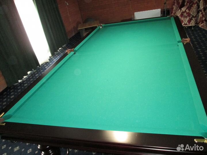 Бильярдный стол для пирамиды 